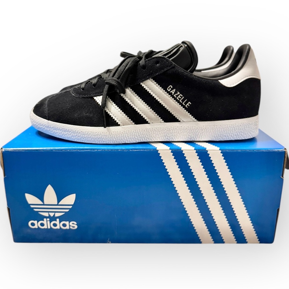 ADIDAS NIB OG Gazelle Suede Shoes in Black/Metallic Silver, Size 7 - Picture 15 of 16